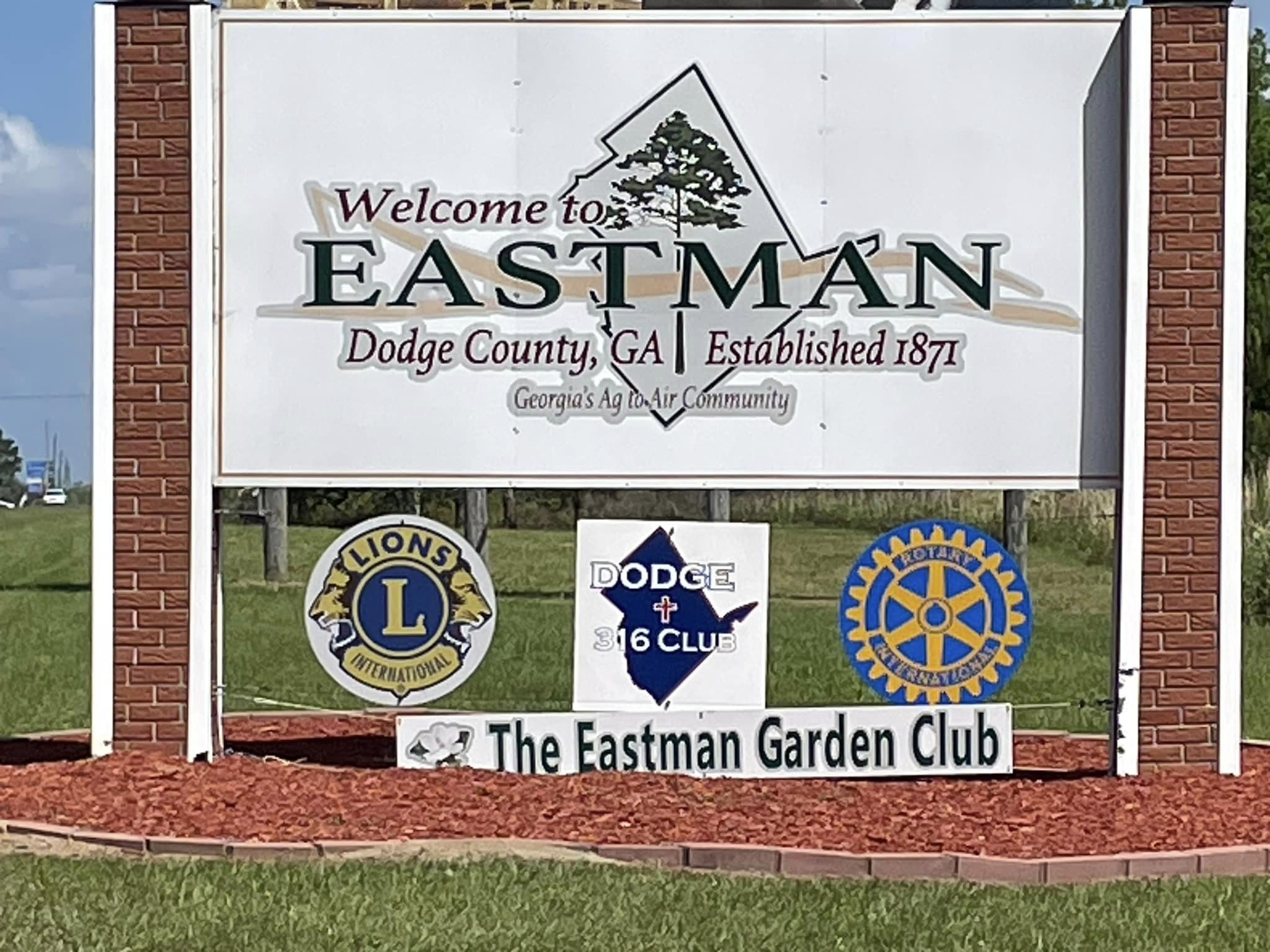 Waste management and dumpster rentals in Eastman Georgia